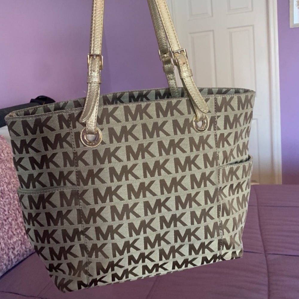 Michael Kors Jet Set Logo Tote